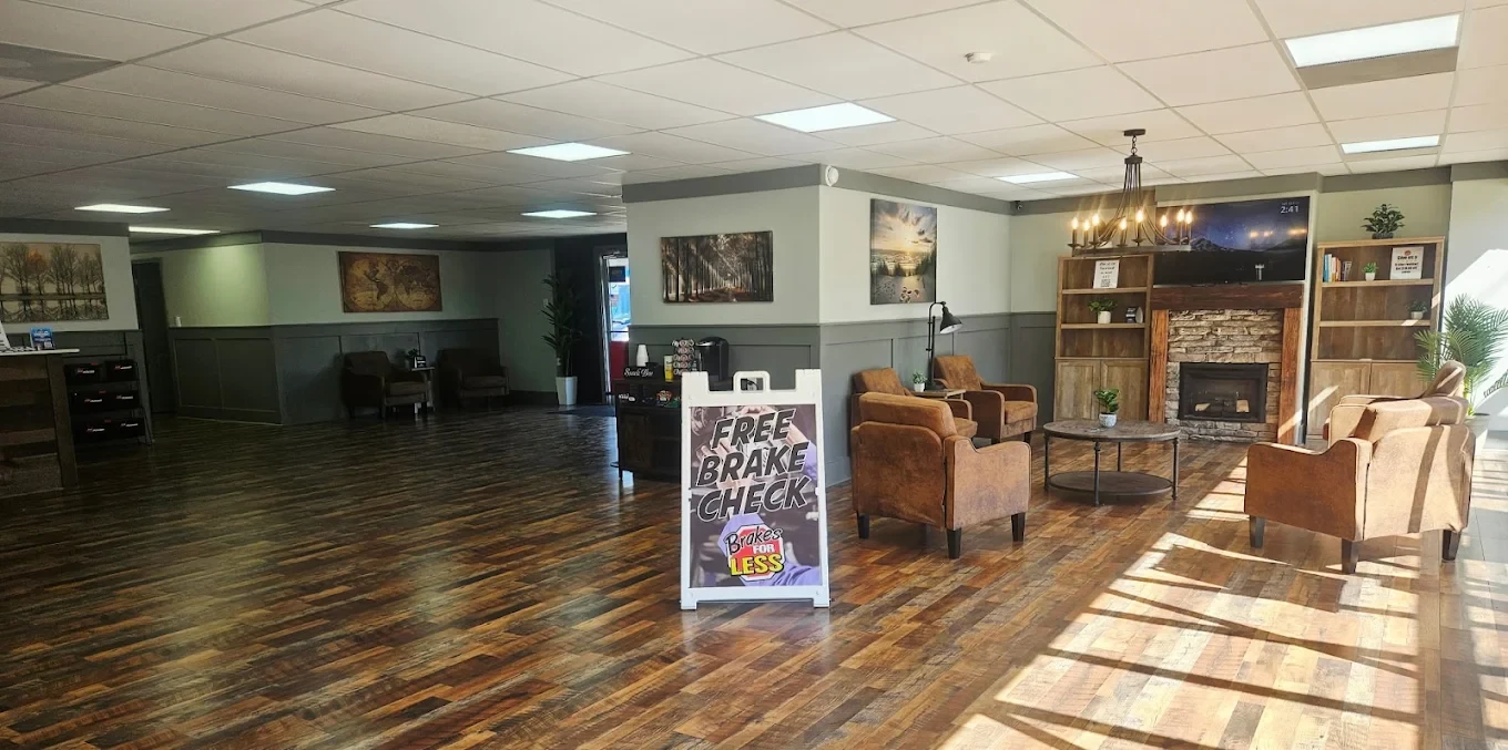 Customer waiting area and front counter — Guilbeau Road, Lafayette